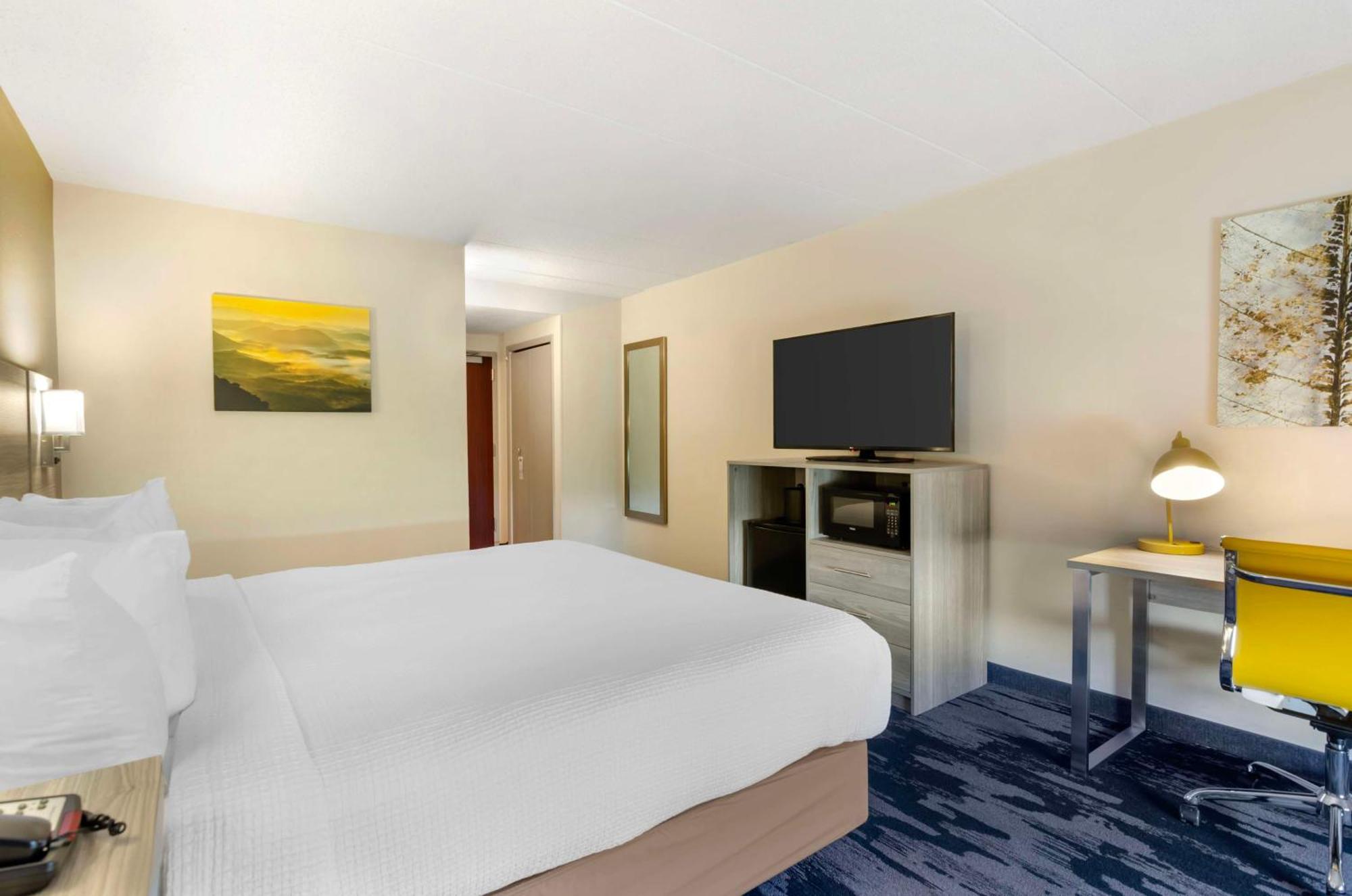 Best Western Plus Beckley Inn Exterior photo